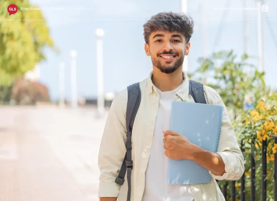 estudiante con documentos