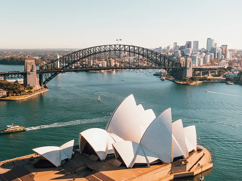 Estudia y vive en Australia en 2027: costos, visas, trabajo, ciudades
